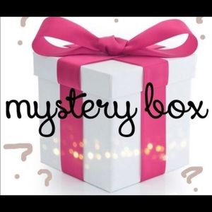 Mix women cloth. Total of 7pieces